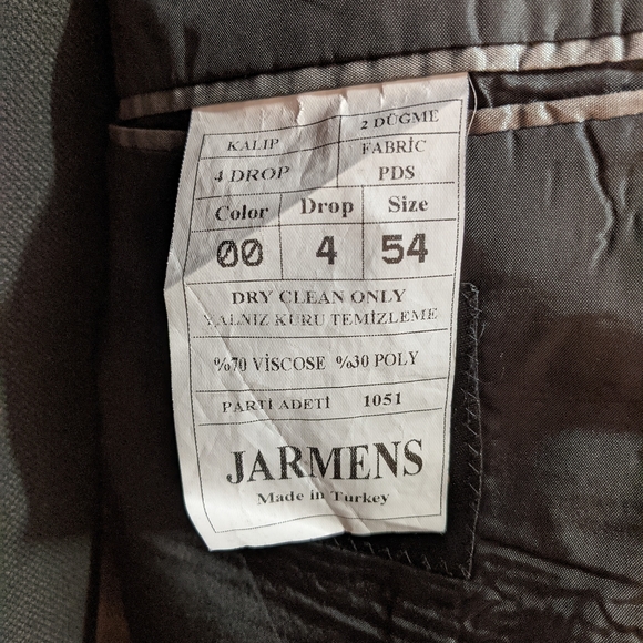 Jarmens Black Suit- Size 44R - Picture 6 of 9